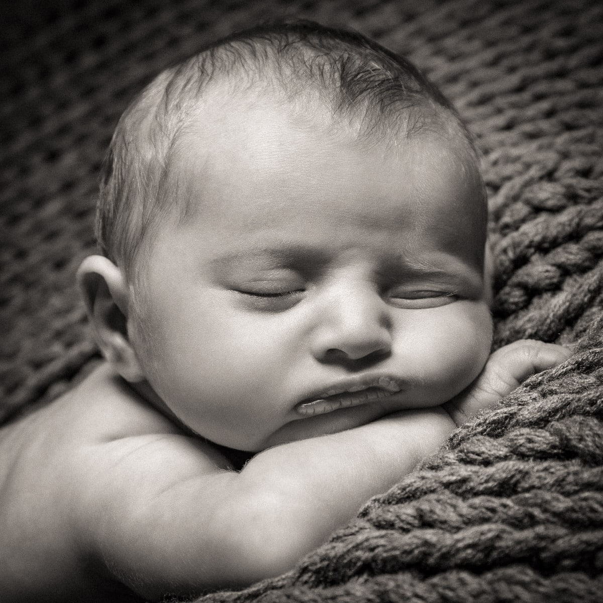 newborn-baby-photoshoot-northampton