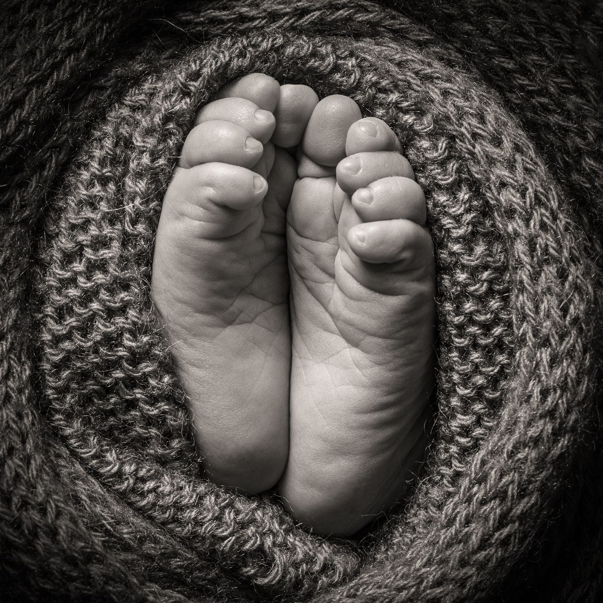 newborn-photography-feet-northampton